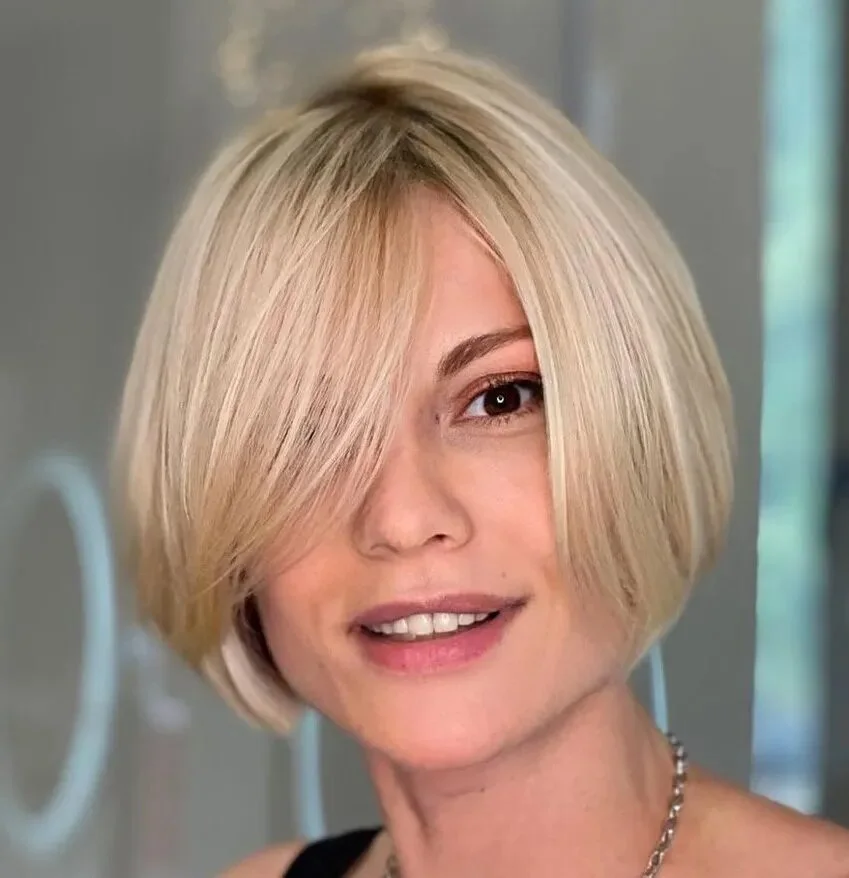 blonde side-fringe bob showing blonde bob hair with straight texture for thin fine hair