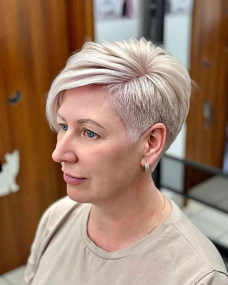 Silver short pixie bob with side-swept bangs