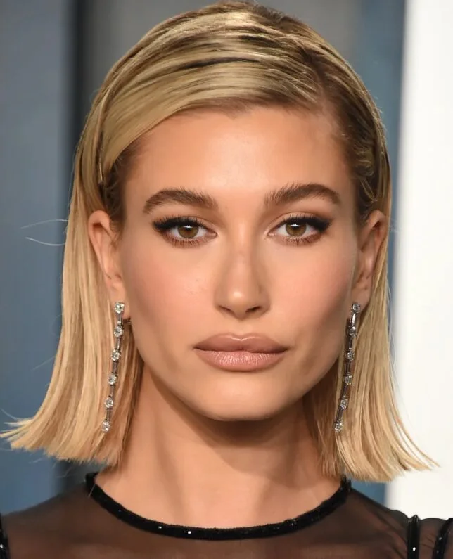 shoulder straight blonde lob shown as a lob haircuts for thin hair idea