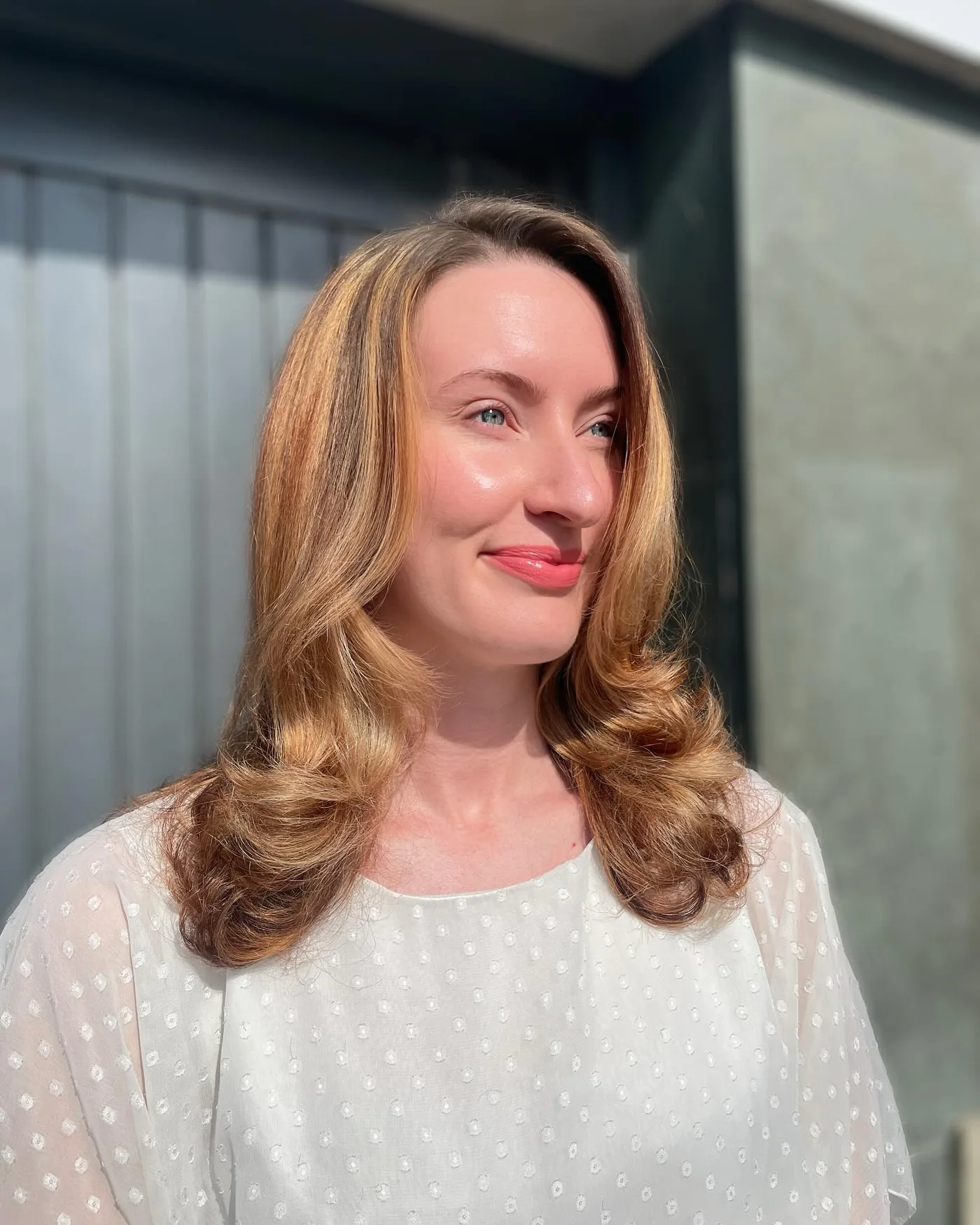 Shoulder-skimming blowout lob with rounded volume for thin hair