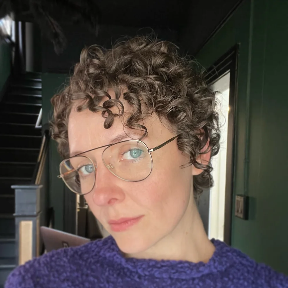 Short curly shag with thick layered volume