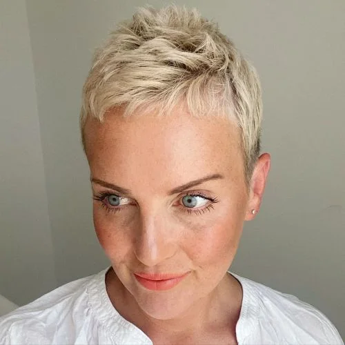 Platinum cropped pixie with short textured lift