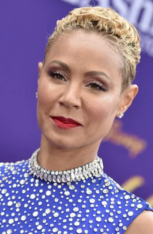 Coiled blonde crop with short textured curls for fine hair