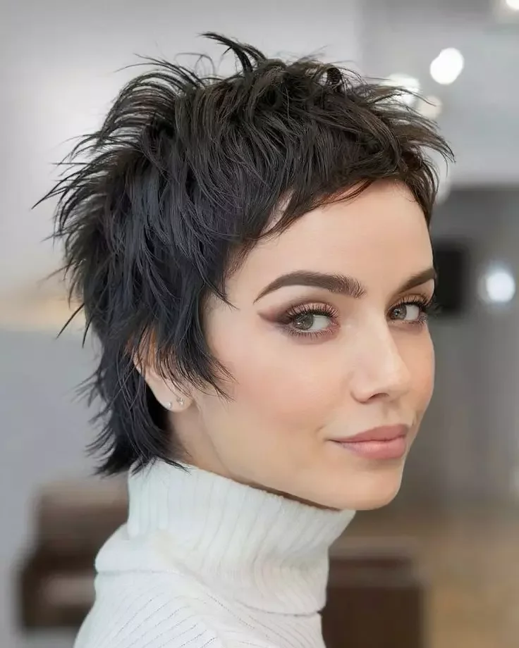 shoulder wavy honey shag with curtain fringe shown as a short shaggy hair idea