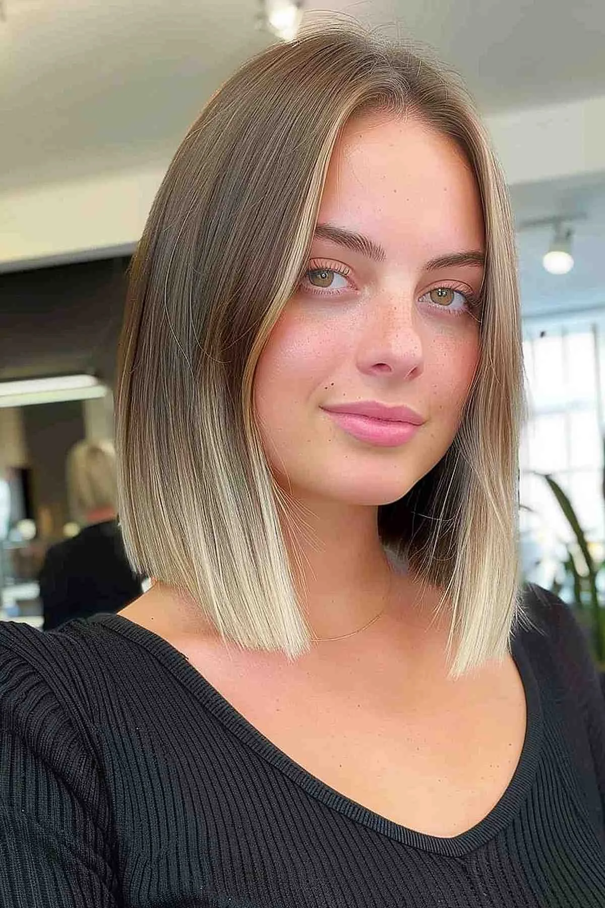 One-length blonde shoulder length lob for thin fine hair with sleek full ends