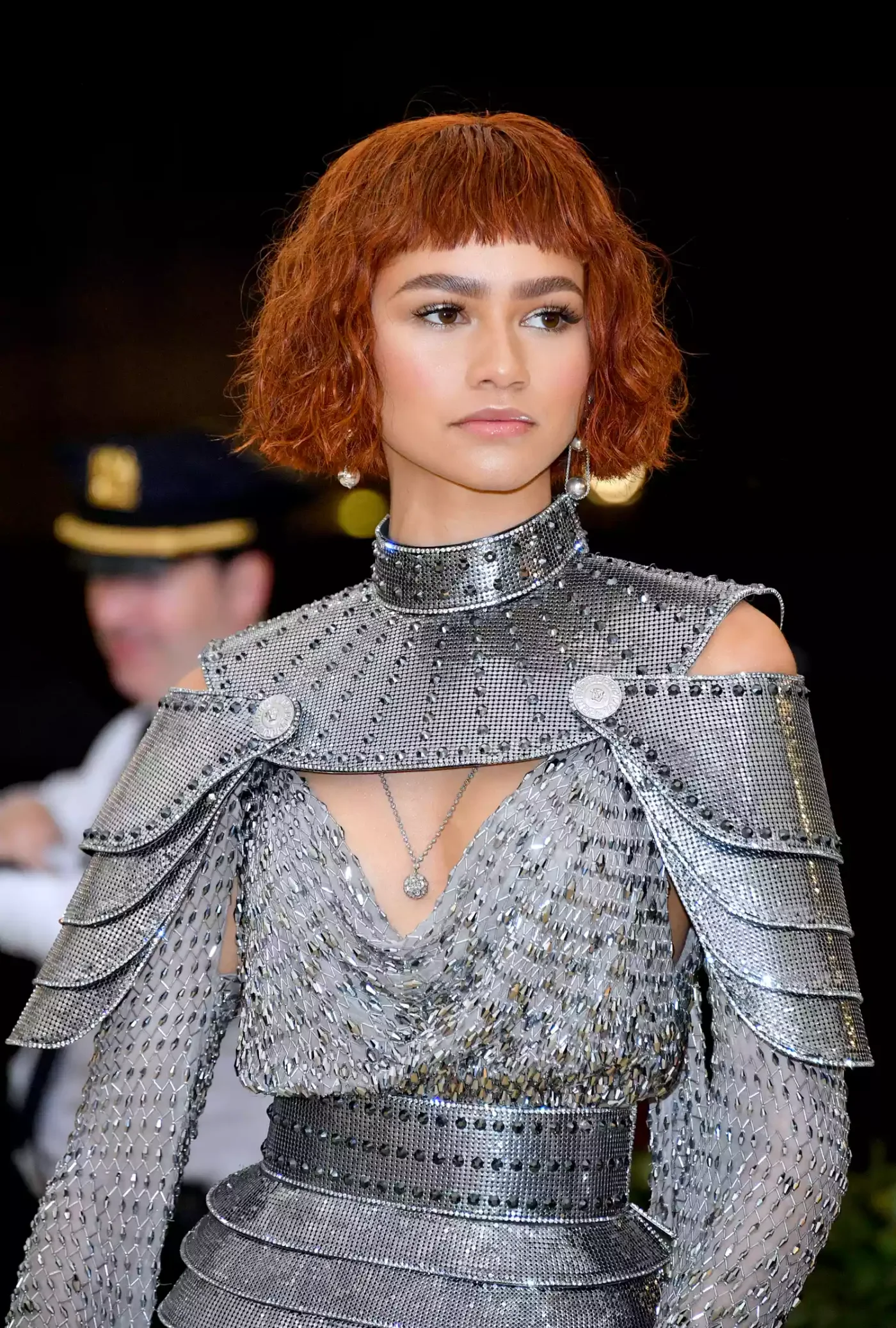 chin wavy golden bob shown as a textured bob for thin hair idea, featuring golden color