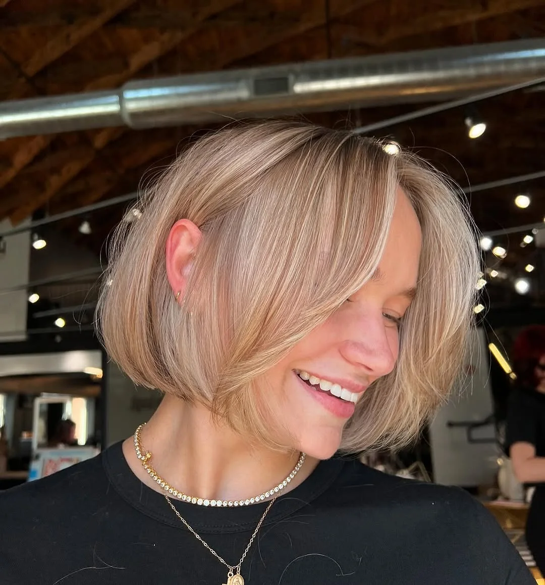 chin wavy chestnut bob shown as a textured bob for thin hair idea, featuring chin outline